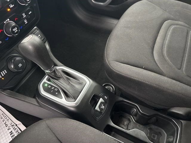 Used 2021 Jeep Renegade Latitude image 26