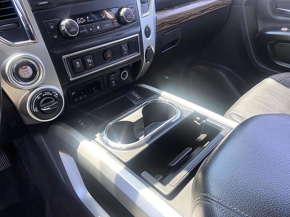 Used 2018 Nissan Titan SL w/ Chrome Package image 15