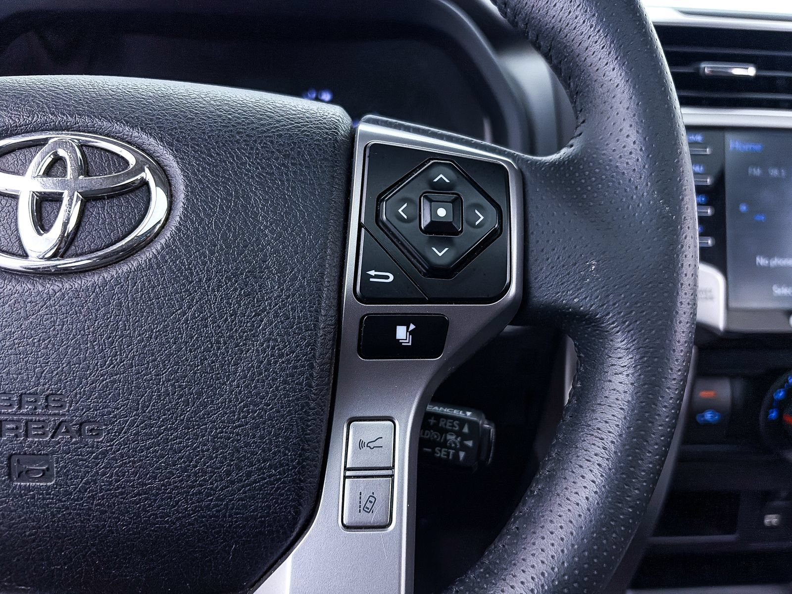 Used 2022 Toyota 4Runner SR5 Premium w/ Moonroof Package AWD/4WD image 34