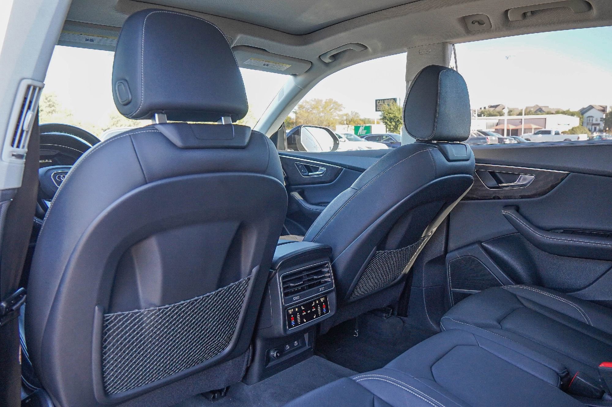 Used 2023 Audi Q8 Prestige w/ Prestige Package image 27