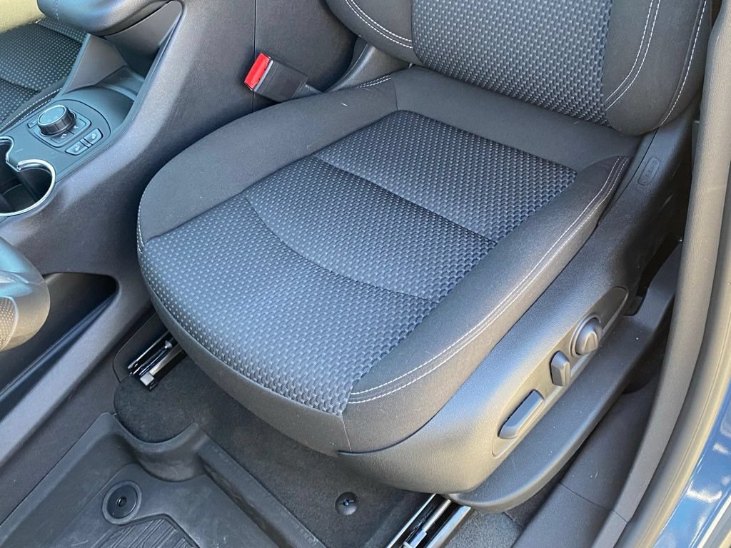 Used 2024 GMC Terrain SLE w/ Driver Convenience Package AWD/4WD image 24