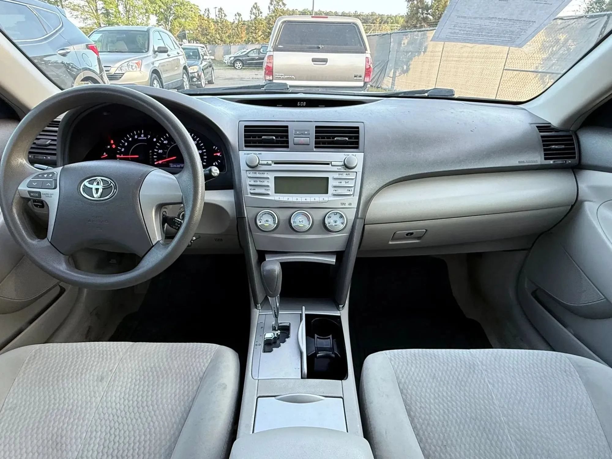 Used 2010 Toyota Camry LE FWD image 3