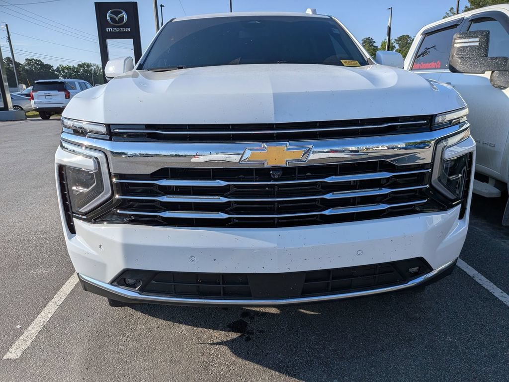 Used 2025 Chevrolet Suburban LT w/ Comfort Package AWD/4WD image 14