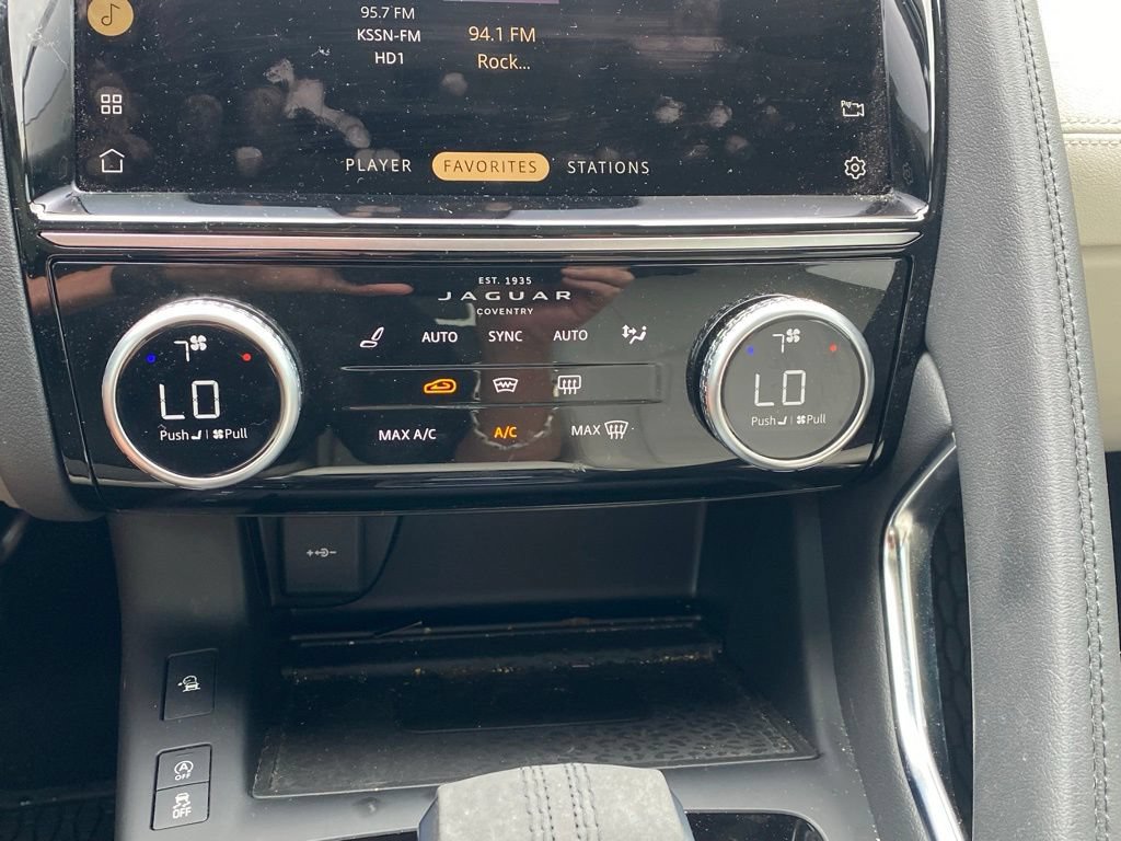 Used 2023 Jaguar E-PACE SE AWD/4WD image 17