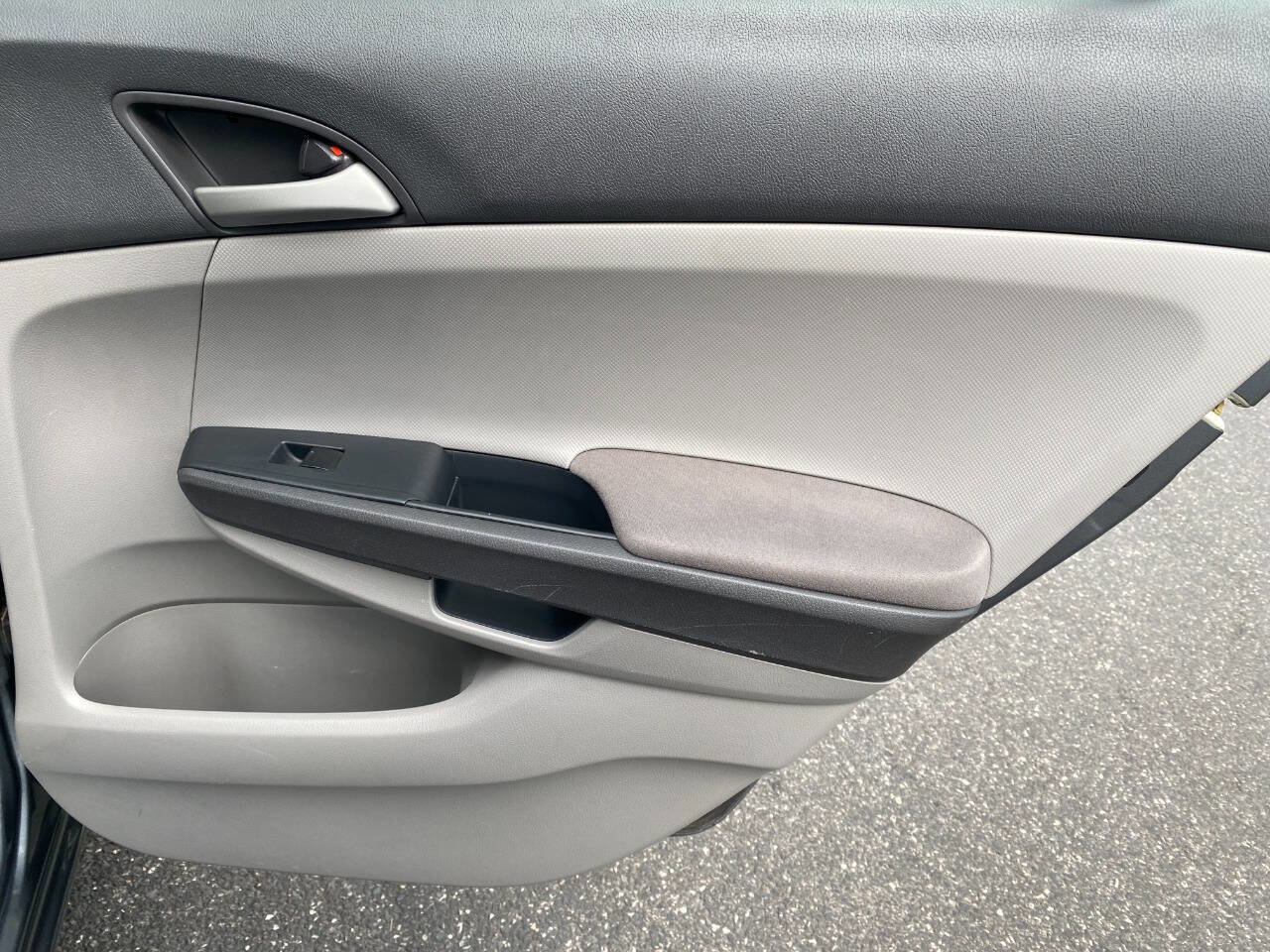 Used 2010 Honda Accord LX image 27