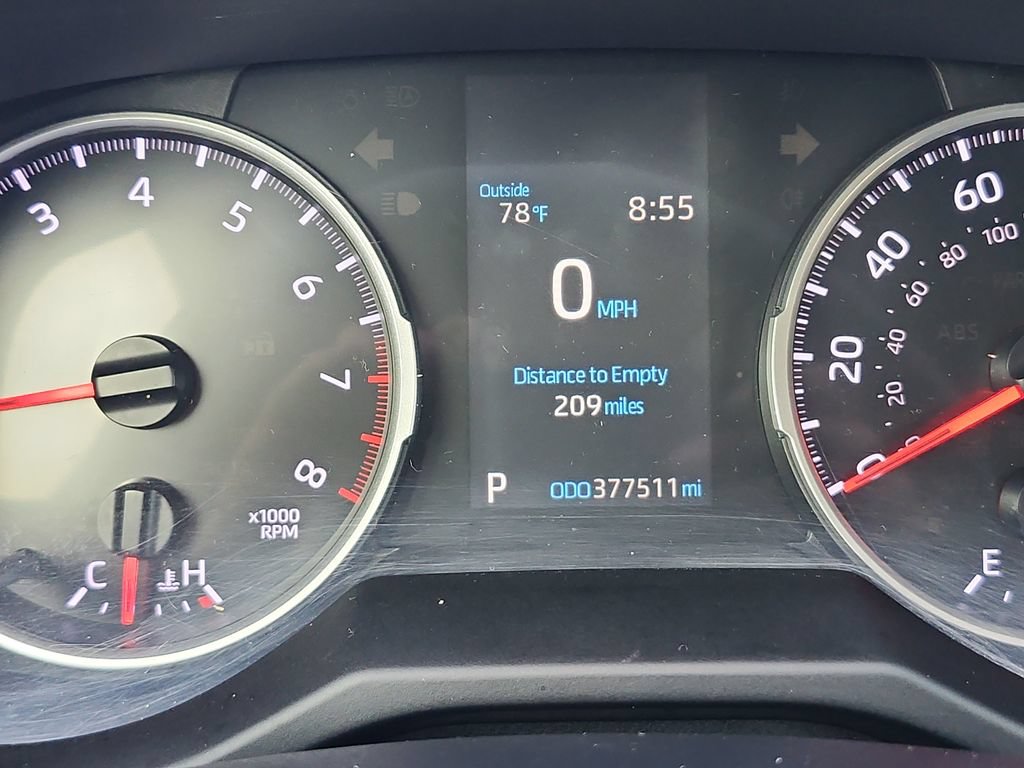 Used 2020 Toyota RAV4 LE FWD image 32