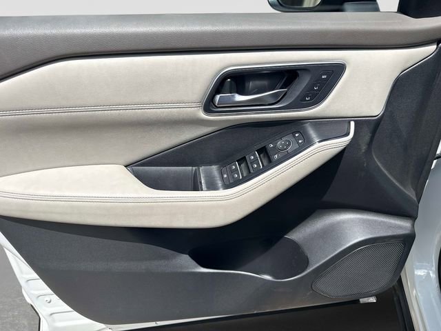 Used 2021 Nissan Rogue SL w/ Premium Package AWD/4WD image 11