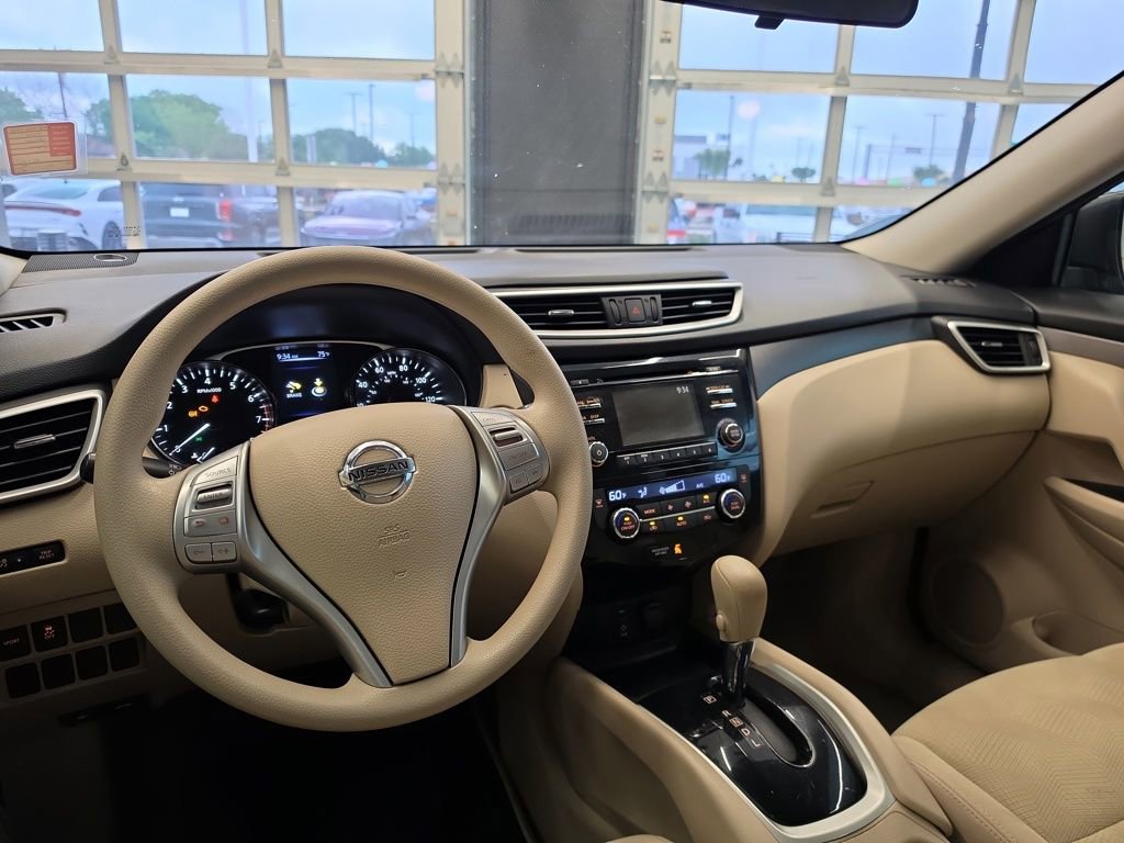 Used 2014 Nissan Rogue SV image 17