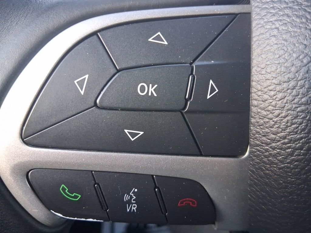 Used 2015 Dodge Charger SXT image 20