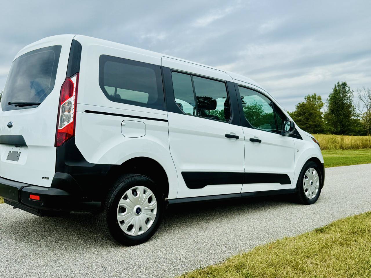 Used 2022 Ford Transit Connect XL FWD image 6