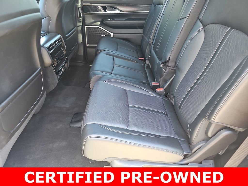 Used 2023 Jeep Wagoneer Series III w/ Preferred Equipment Group image 16