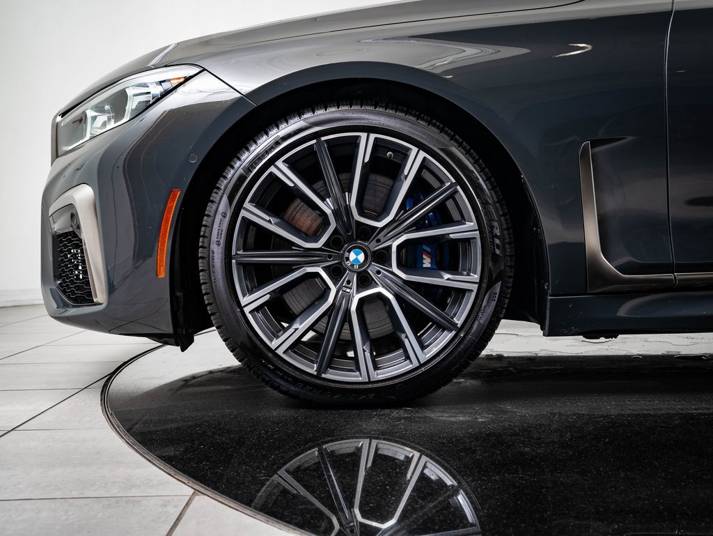 Used 2022 BMW M760i xDrive w/ Luxury Rear Seating Package image 13