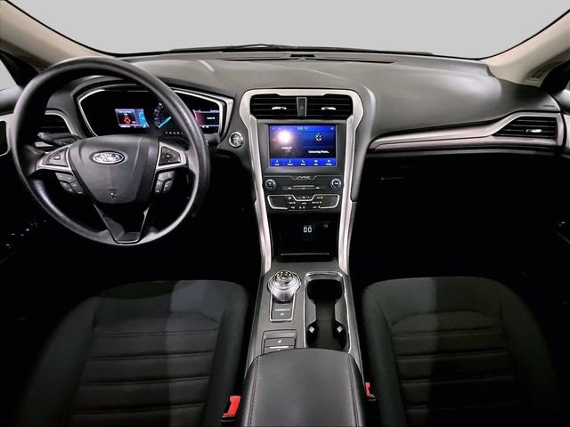 Used 2020 Ford Fusion SE FWD image 14