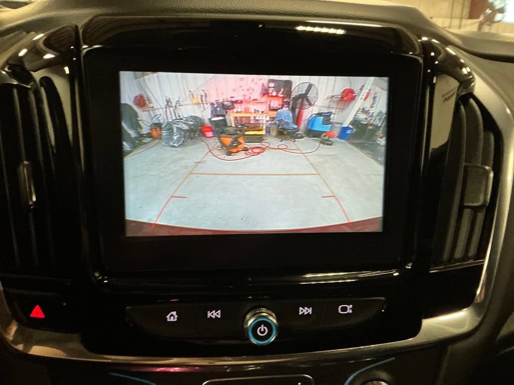 Used 2019 Chevrolet Traverse LT FWD image 25