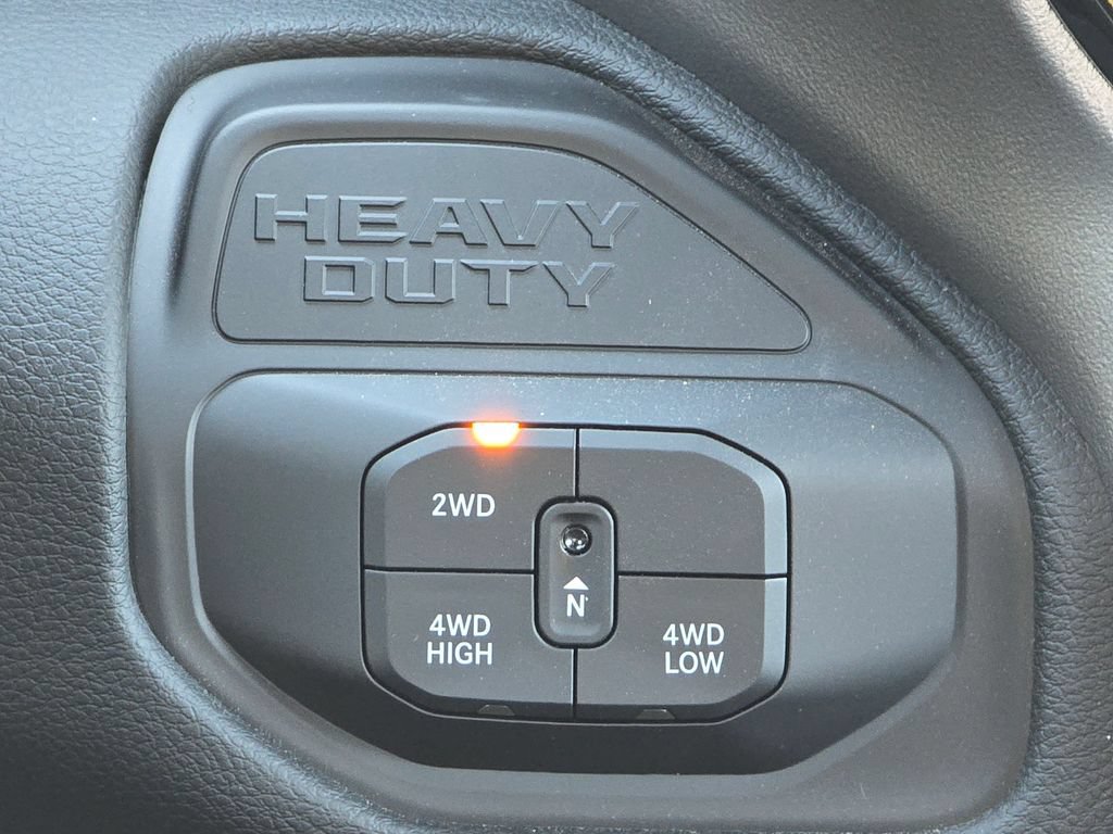 New 2026 RAM 3500 Big Horn AWD/4WD image 33