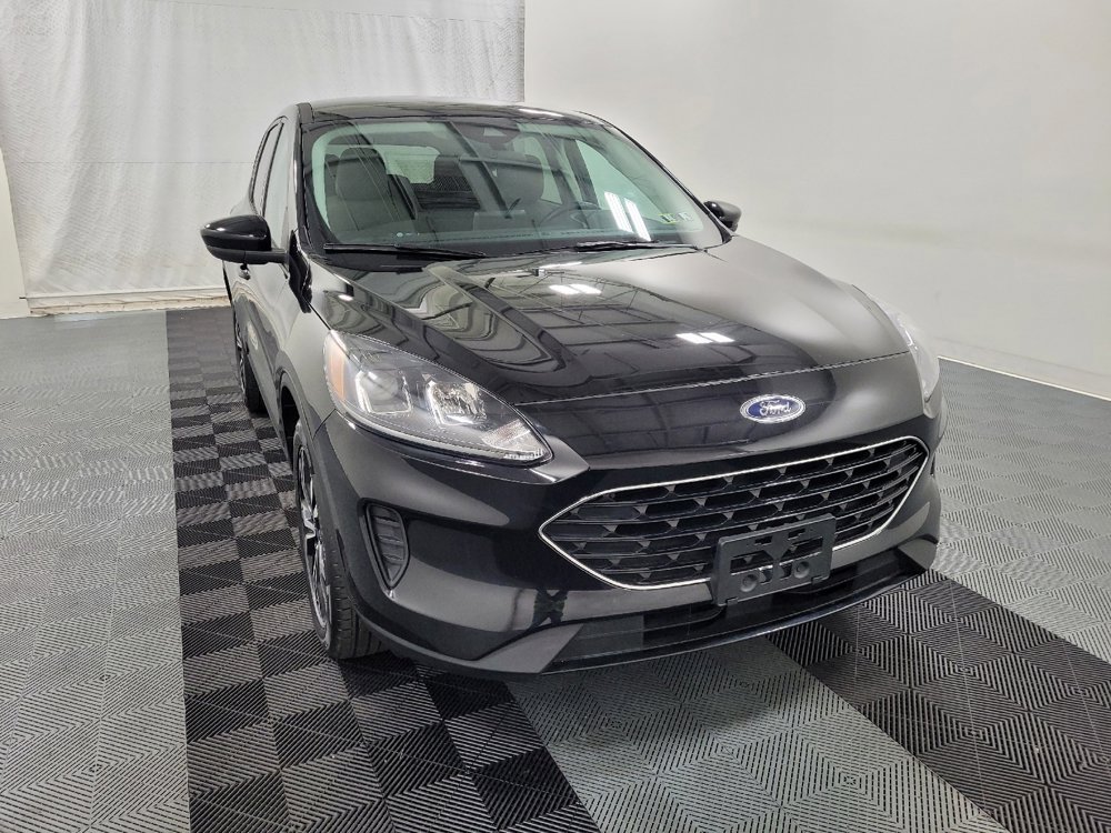 Used 2022 Ford Escape SE w/ SE Sport Appearance Package image 14