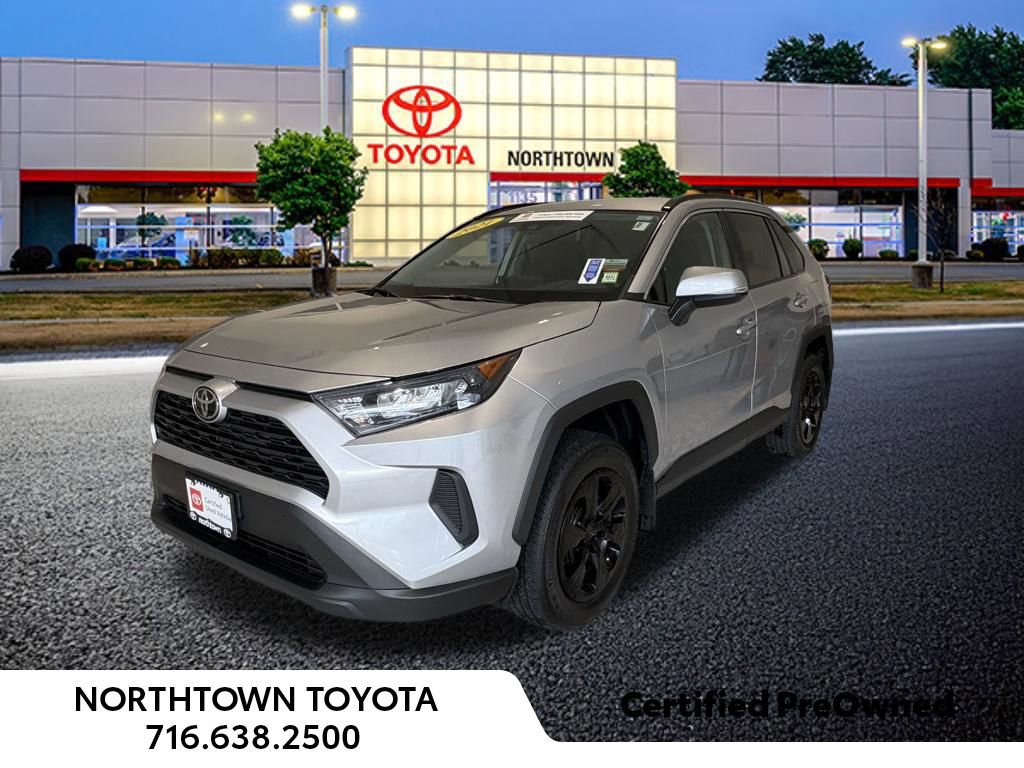 Used 2021 Toyota RAV4 LE image 1