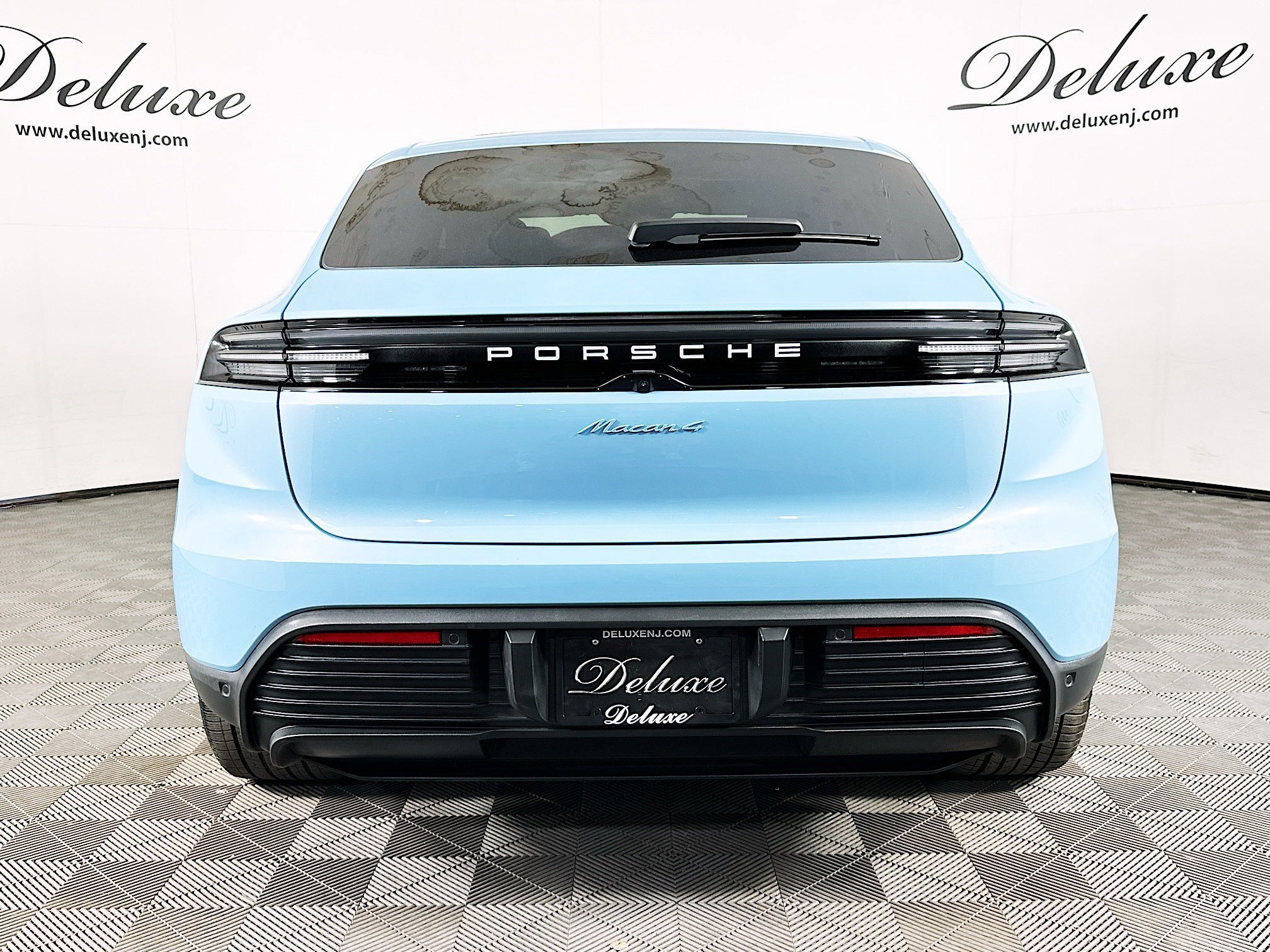 Used 2024 Porsche Macan 4 Electric w/ Premium Package AWD/4WD image 5