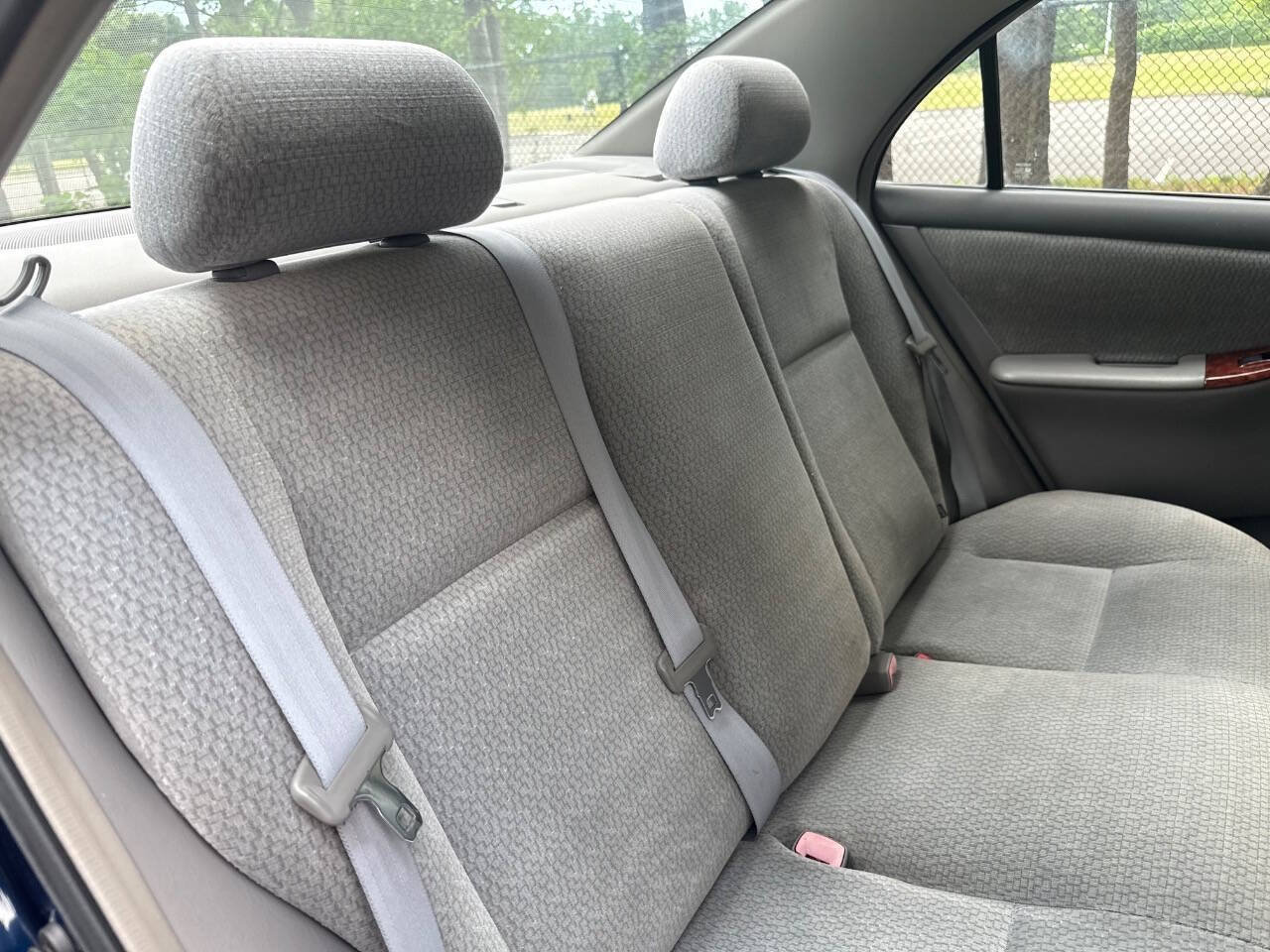 Used 2004 Toyota Corolla LE FWD image 18