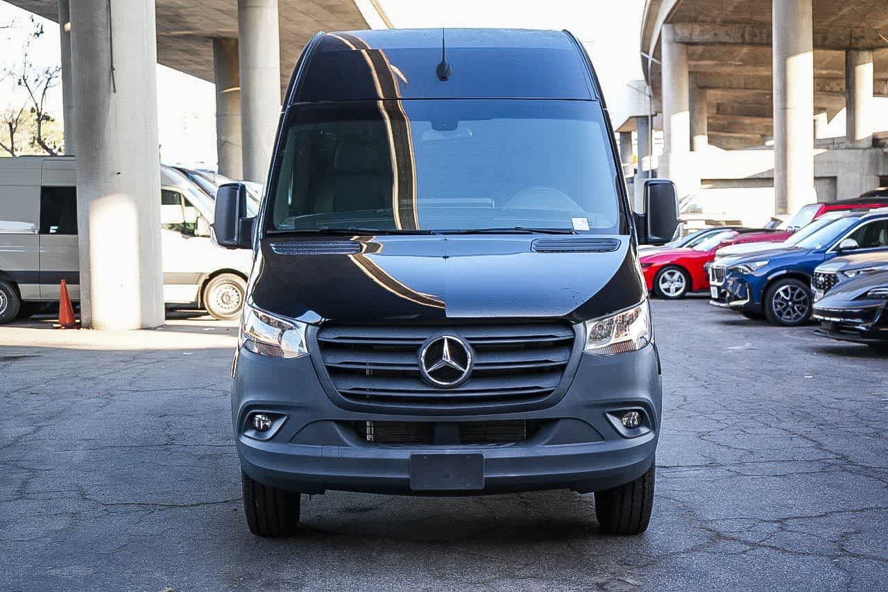 Used 2024 Mercedes-Benz Sprinter 3500 image 2
