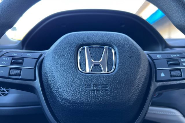 Used 2025 Honda Accord LX image 39