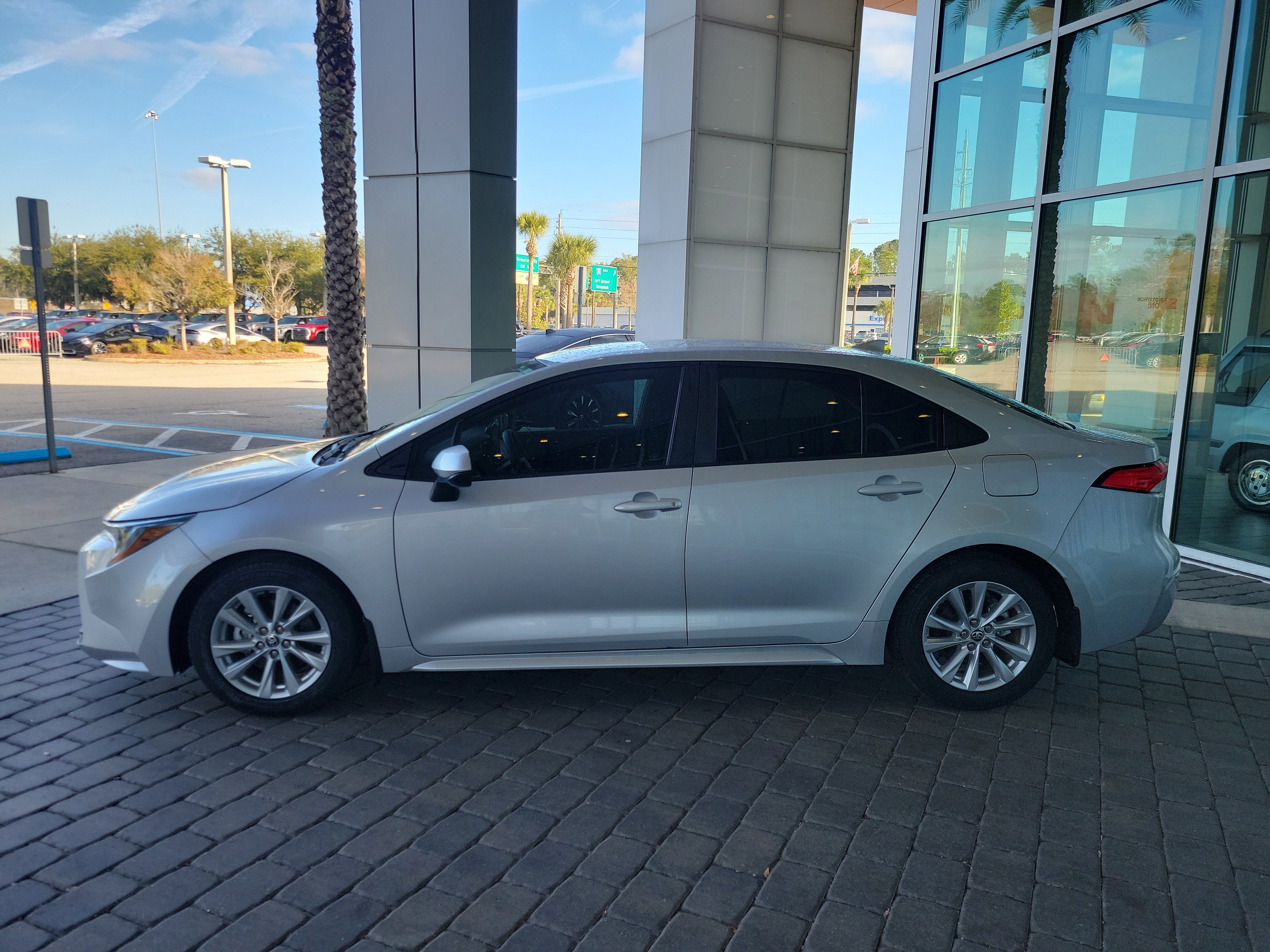 Certified 2023 Toyota Corolla LE image 3