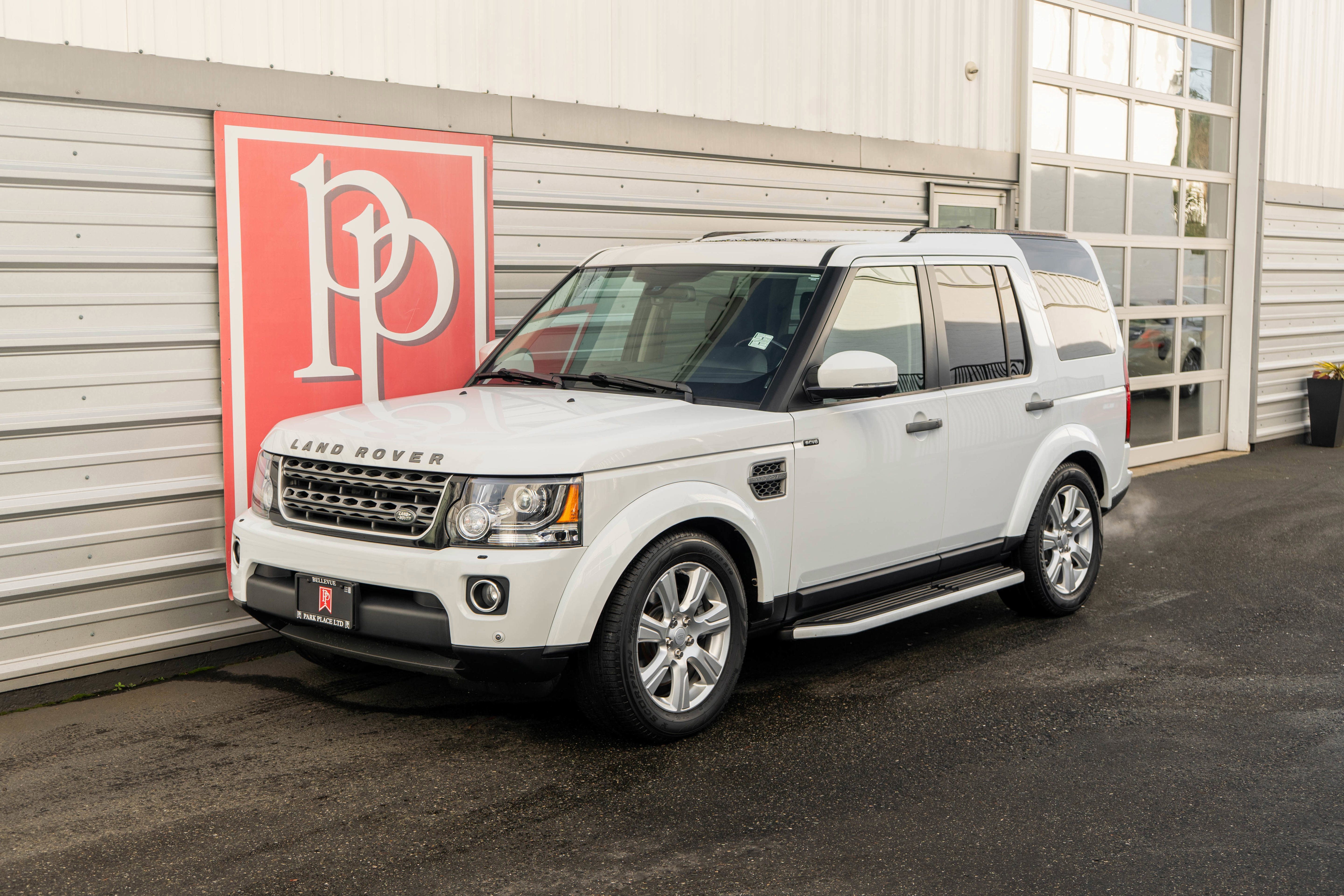 Used 2016 Land Rover LR4 HSE Silver Edition AWD/4WD image 41
