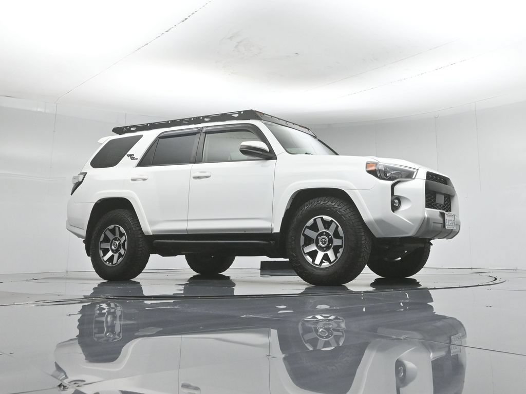 Used 2022 Toyota 4Runner TRD Off-Road AWD/4WD image 3
