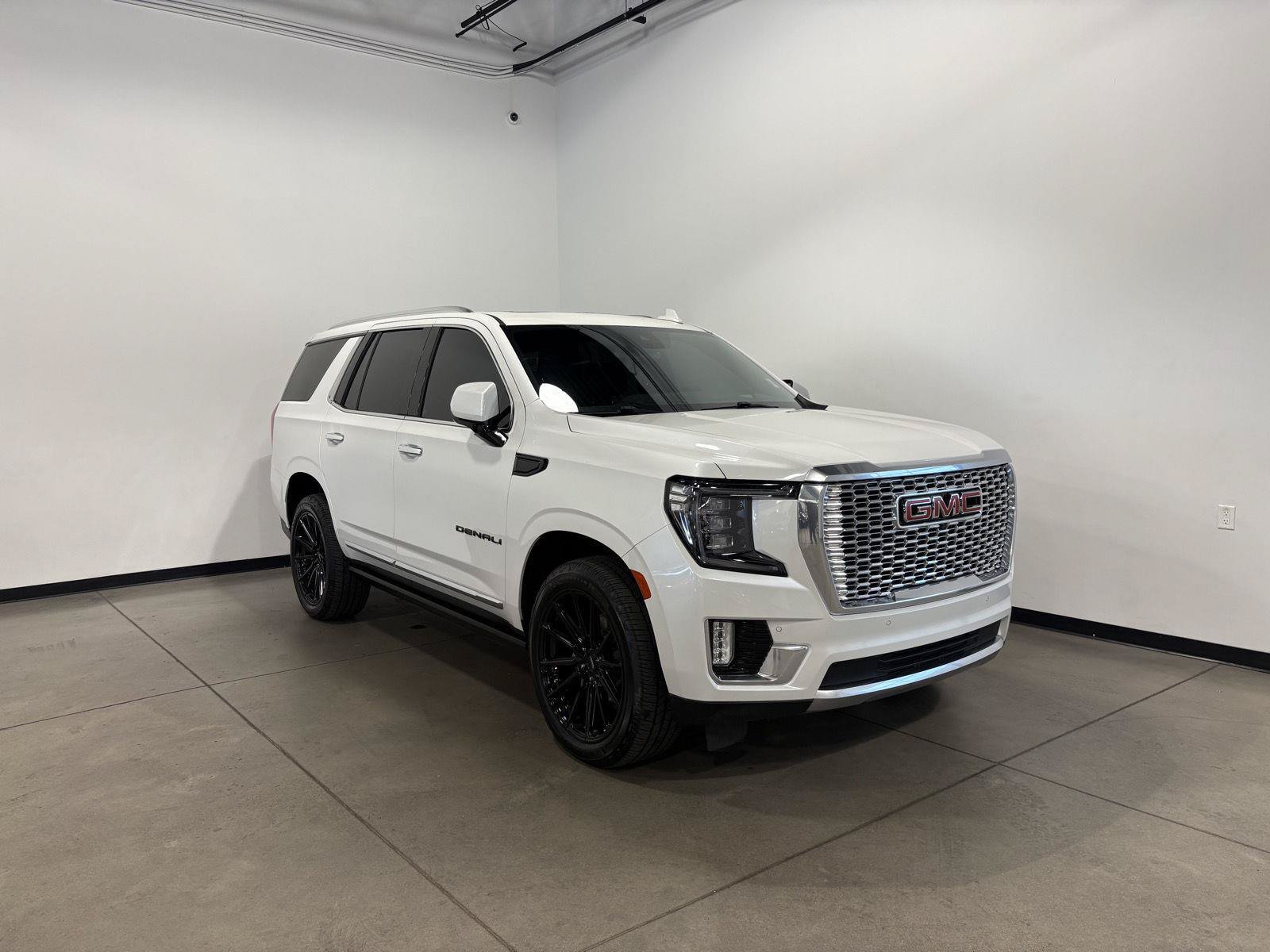 Used 2023 GMC Yukon Denali AWD/4WD image 1