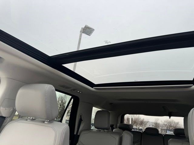 Used 2025 Ford Expedition Active image 21