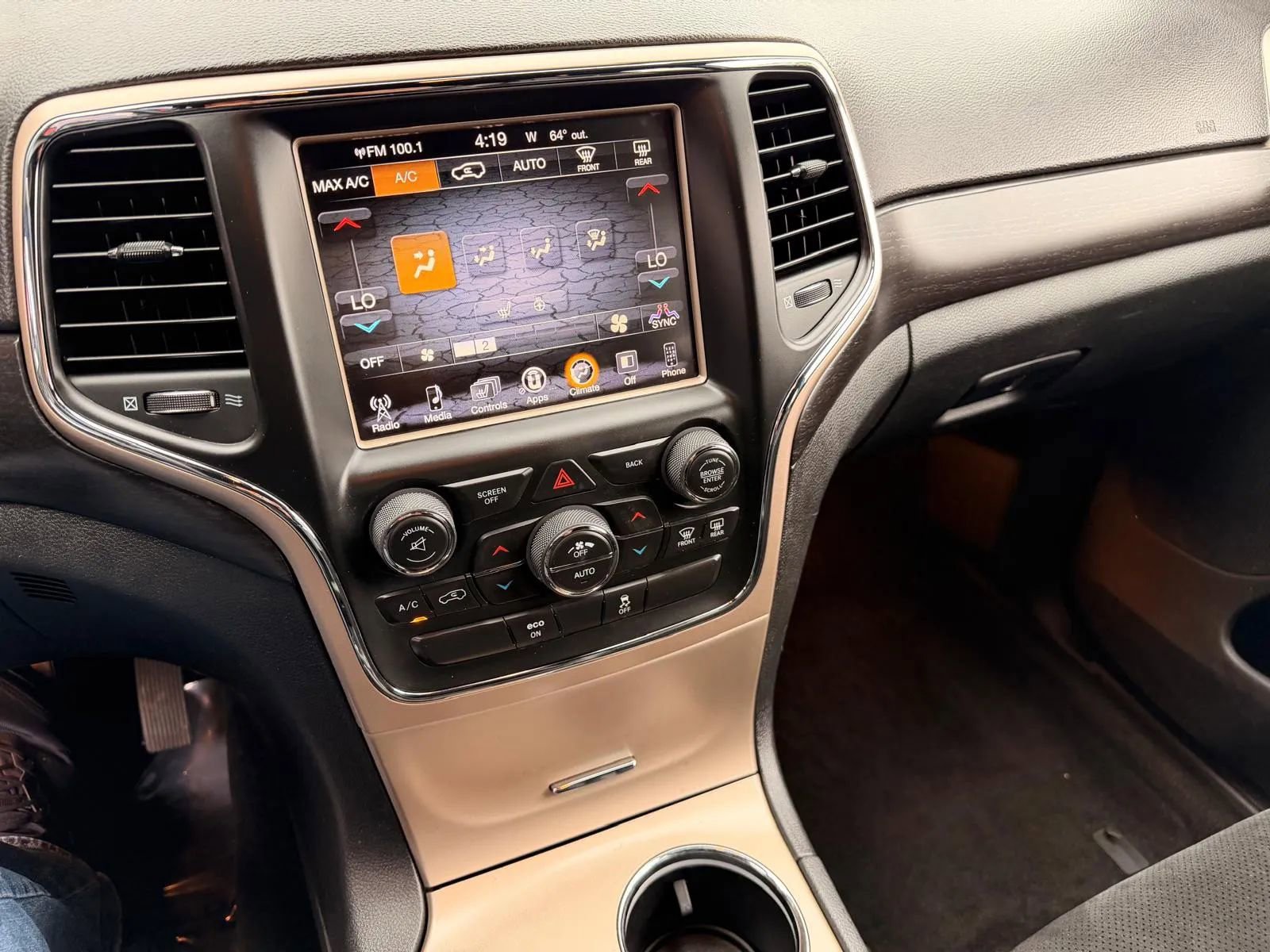 Used 2014 Jeep Grand Cherokee Altitude AWD/4WD image 14