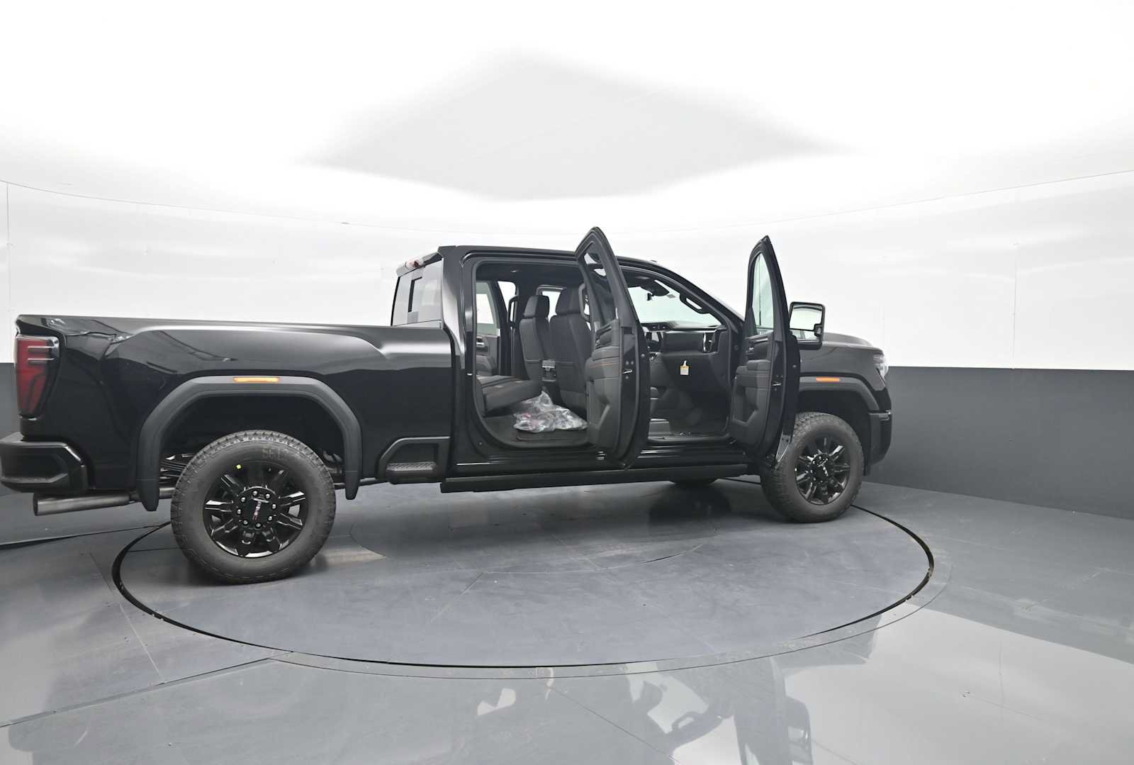 New 2026 GMC Sierra 2500 AT4 w/ AT4 Premium Plus Package AWD/4WD image 42