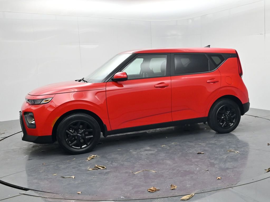 Certified 2022 Kia Soul LX w/ Technology Package image 4