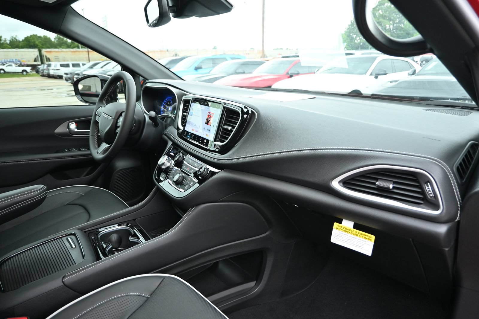 New 2027 Chrysler Pacifica Limited AWD/4WD image 41