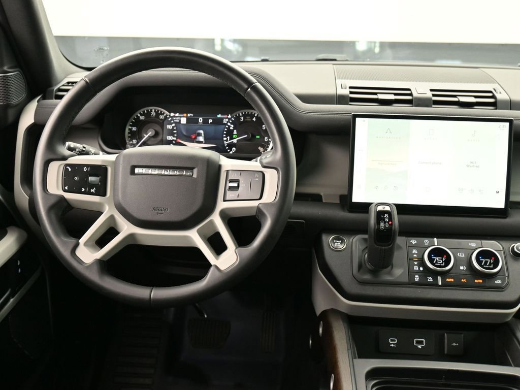 Used 2023 Land Rover Defender 110 S image 11