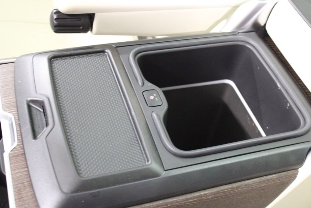 Used 2023 Land Rover Range Rover Autobiography image 32