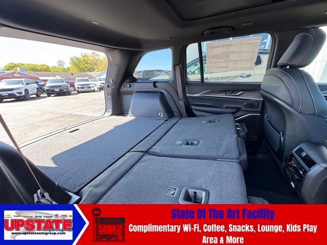 New 2025 Jeep Grand Cherokee Limited w/ Black Appearance Package image 22