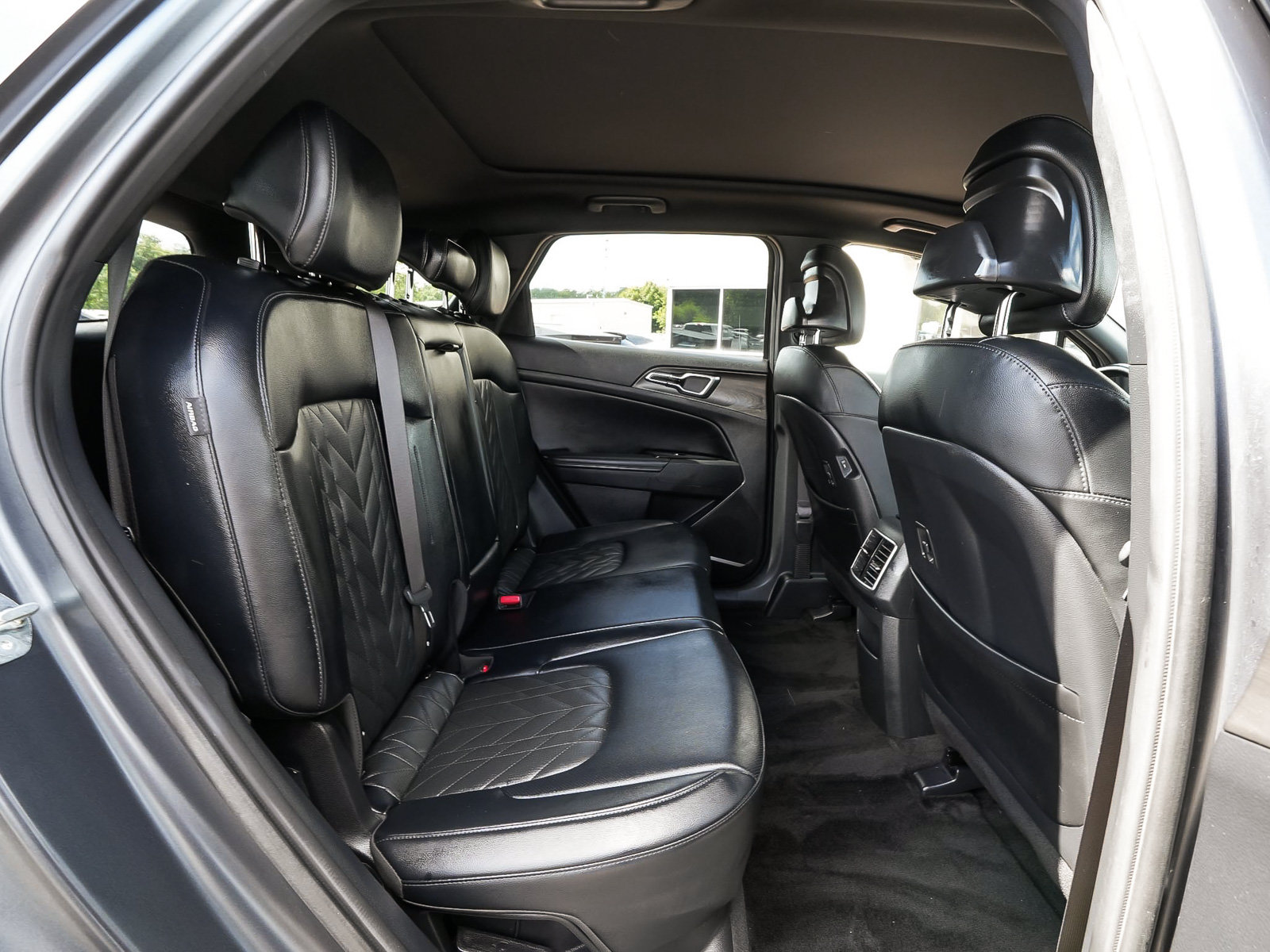 Used 2025 Kia Sportage X-Line AWD/4WD image 40