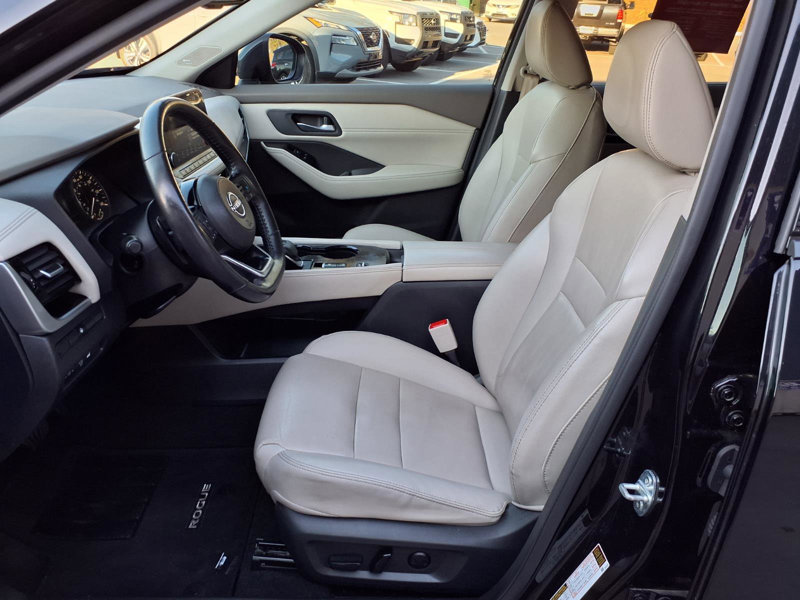 Used 2023 Nissan Rogue SL w/ SL Premium Package image 11