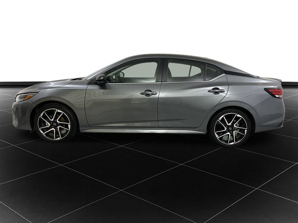 Used 2024 Nissan Sentra SR image 2