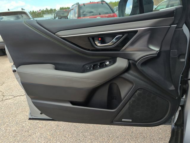 Used 2025 Subaru Outback Onyx Edition image 13