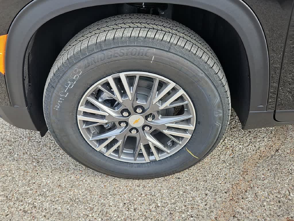 Used 2026 Chevrolet Traverse LT w/ Driver Confidence Package FWD image 12