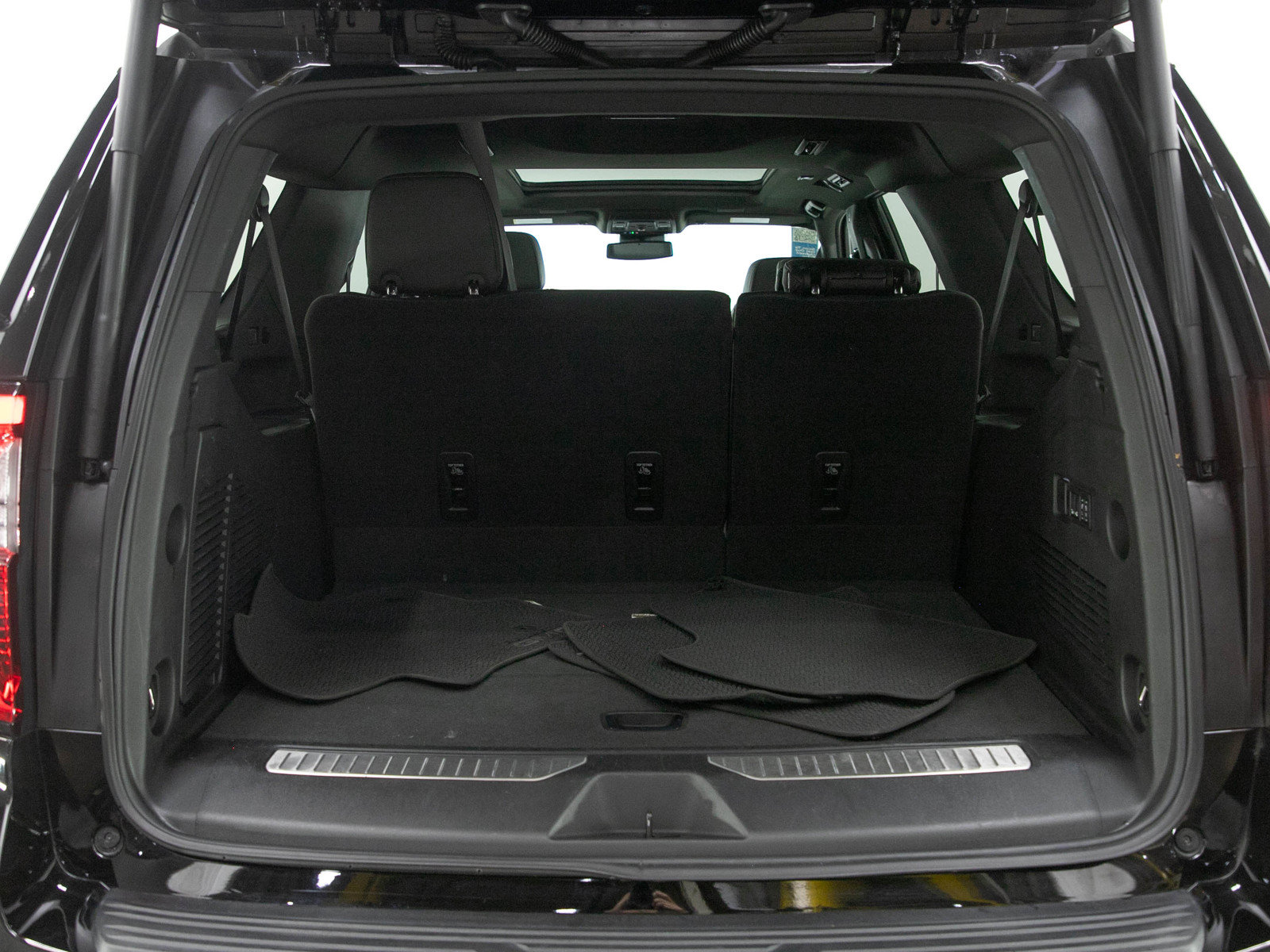 Used 2025 GMC Yukon XL Denali w/ Sun & Power Step Package AWD/4WD image 17
