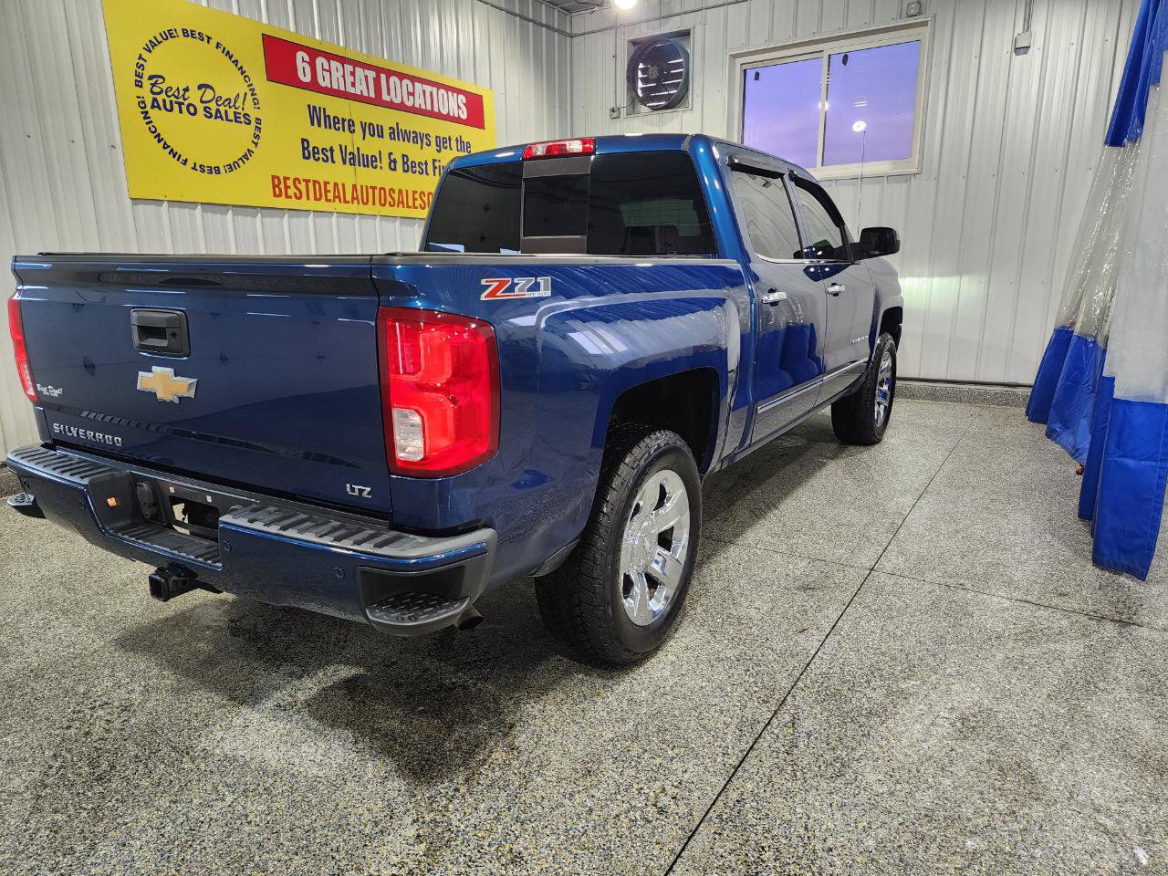 Used 2017 Chevrolet Silverado 1500 LTZ Z71 w/ LTZ Plus Package AWD/4WD image 5