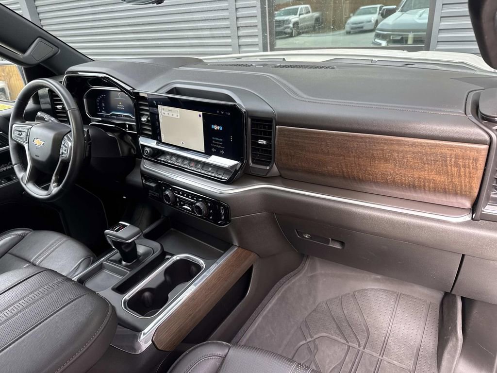 Used 2023 Chevrolet Silverado 1500 High Country image 18