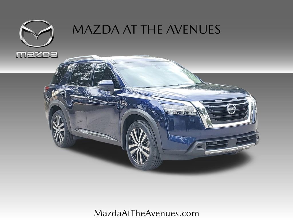 Used 2023 Nissan Pathfinder Platinum w/ Cargo Package image 3