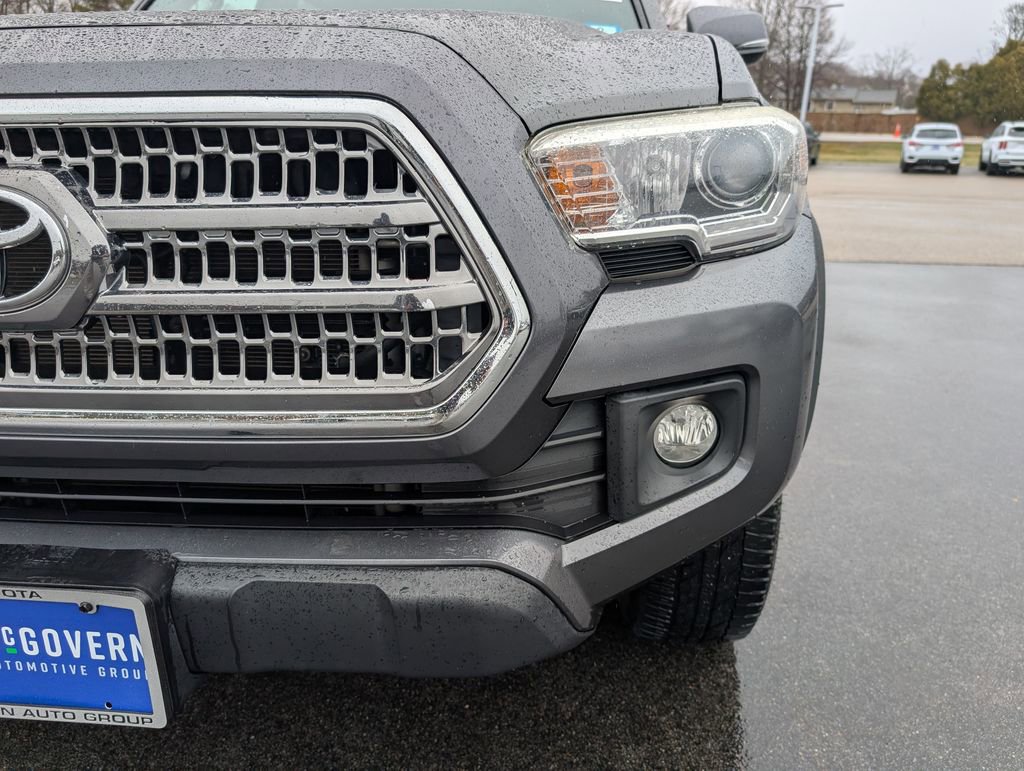Used 2016 Toyota Tacoma TRD Off-Road w/ Towing Package image 10