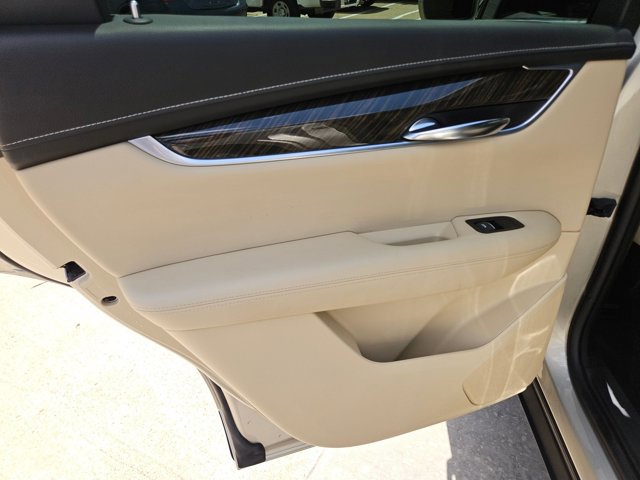 Used 2017 Cadillac XT5 FWD w/ LPO, Wheel Lock Package image 12