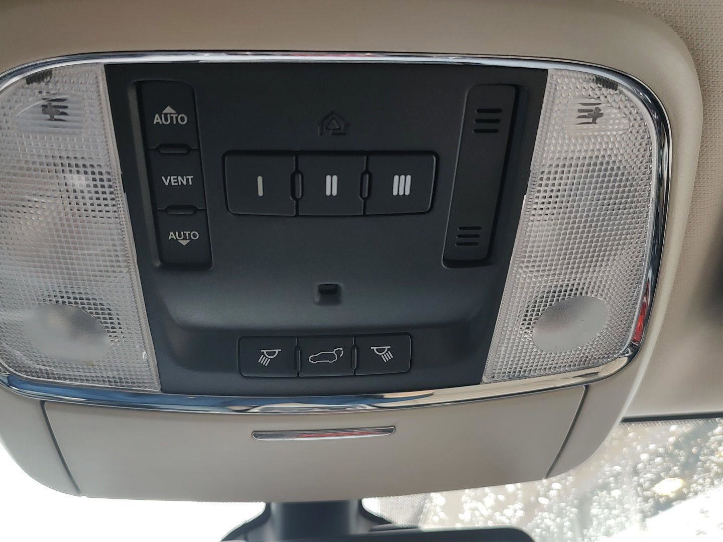 Used 2014 Dodge Durango Limited w/ Premium Group image 9