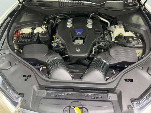 Used 2017 Maserati Levante S AWD/4WD image 45